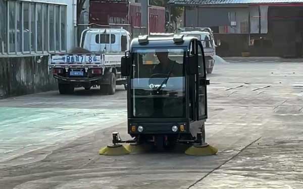 掃地機(jī)工作中斷電是怎么回事？怎么解決？