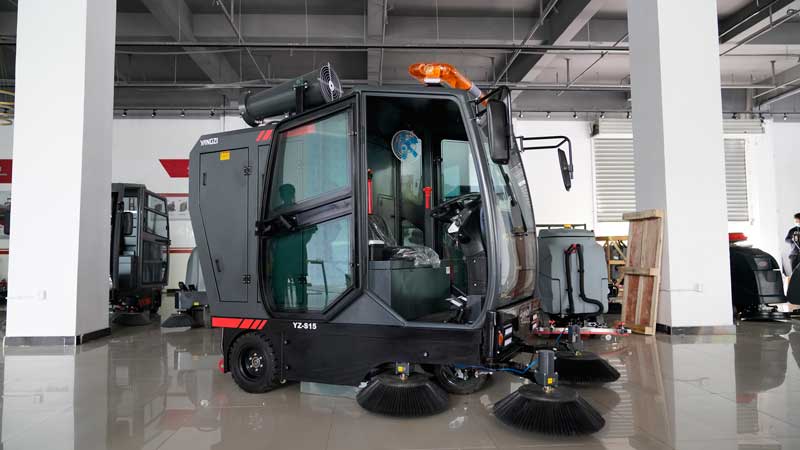 一臺(tái)小型清掃車大概多少錢？都有哪些功能？