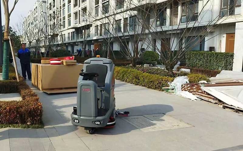 駕駛式洗地機(jī)為您的企業(yè)帶來多項(xiàng)優(yōu)勢(shì) 駕駛式洗地機(jī)為您的企業(yè)帶來多項(xiàng)優(yōu)勢(shì)